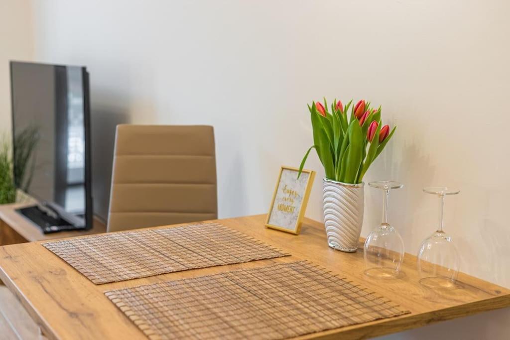 Appartement Flat With Bathtub & Balcony, Only 12min Centrum, 200mb Wifi Praag